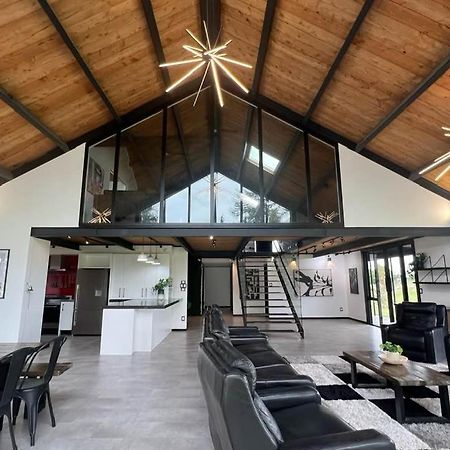 The Clubhouse Villa Hamilton Luaran gambar
