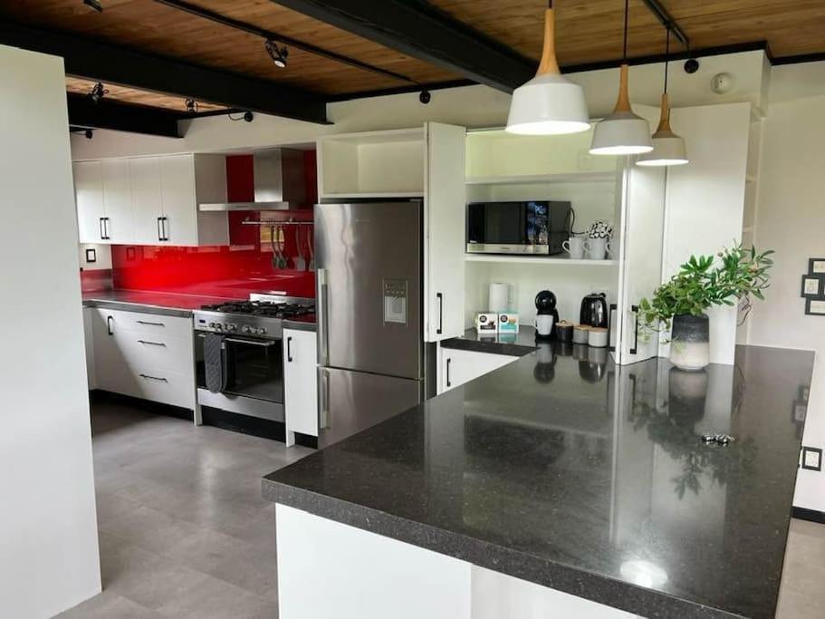 The Clubhouse Villa Hamilton Luaran gambar